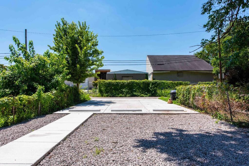 Newly Renovated 3 Bedroom Shelby Park Home **Free Parking** Λούισβιλ Εξωτερικό φωτογραφία