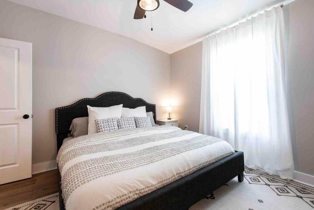 Newly Renovated 3 Bedroom Shelby Park Home **Free Parking** Λούισβιλ Εξωτερικό φωτογραφία