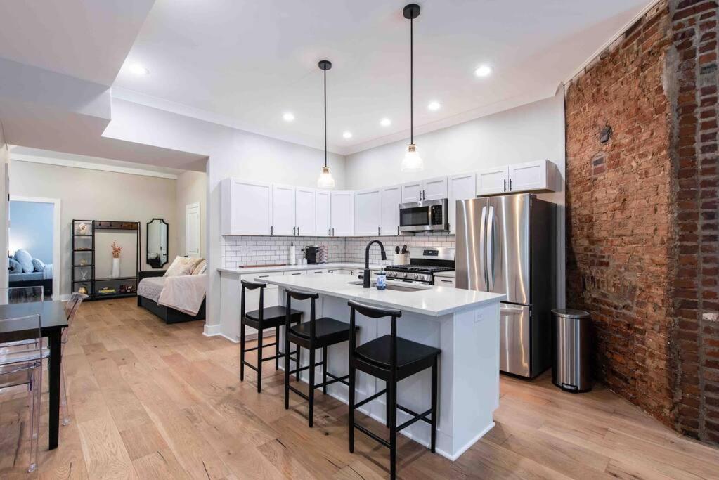 Newly Renovated 3 Bedroom Shelby Park Home **Free Parking** Λούισβιλ Εξωτερικό φωτογραφία