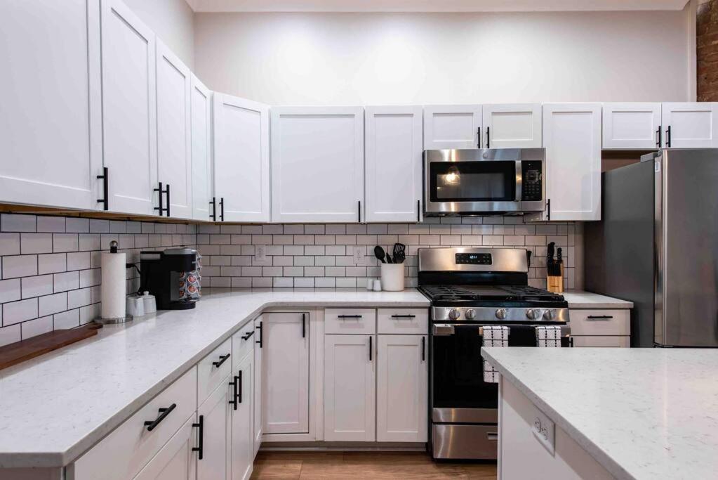 Newly Renovated 3 Bedroom Shelby Park Home **Free Parking** Λούισβιλ Εξωτερικό φωτογραφία